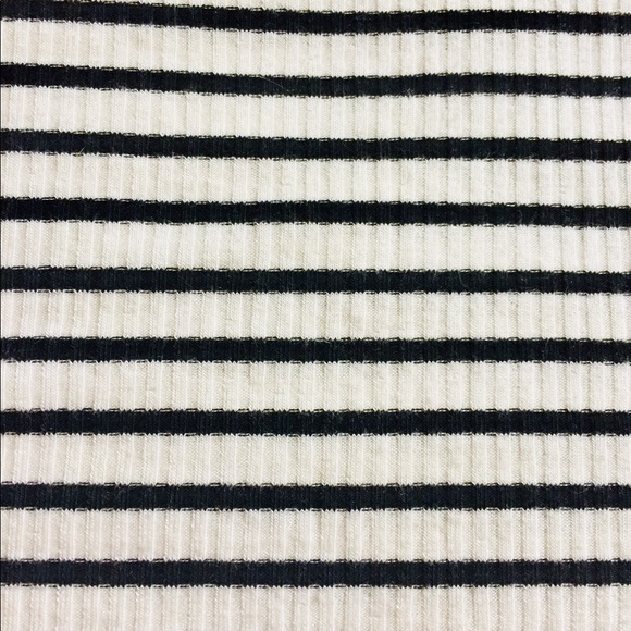 Harlow’s & Graham - Ribbed Off The Shoulder Tee - Picture 3 of 6